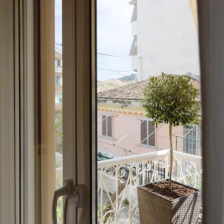 アパート Estia *